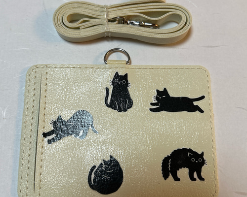 送料込み 受注作成 黒猫ちゃんパスケース 大人可愛い動物IDホルダー