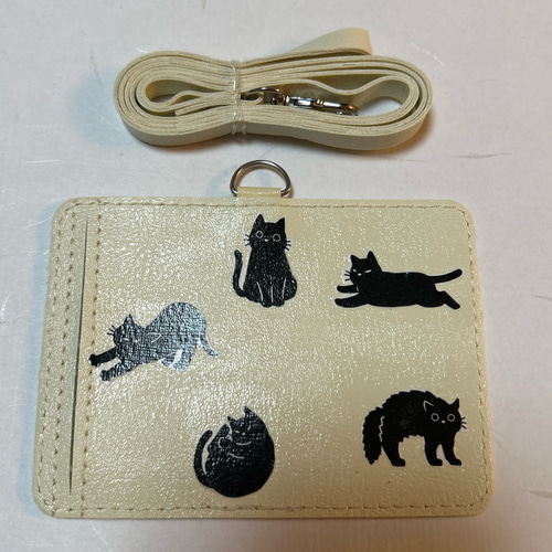 送料込み 受注作成 黒猫ちゃんパスケース 大人可愛い動物IDホルダー