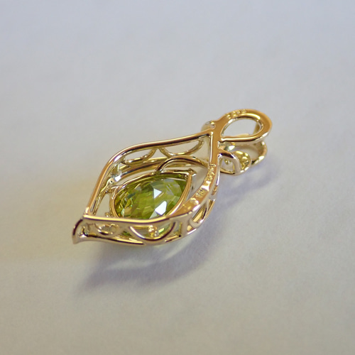 スフェーン ペアシェイプカット ペンダントトップ k18イエロー