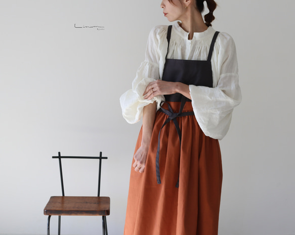 【５L~６L＊脇下たっぷりギャザー】HMエプロン　花柄カーキグレー系 5L~6L＊脇下たっぷりギャザー】HMエプロン 花柄カーキグレー系