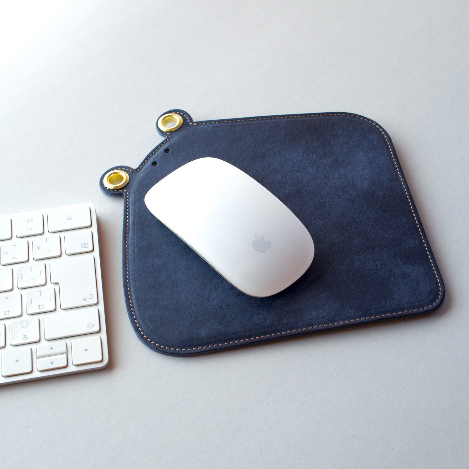 カエルのレザーマウスパッド｜フロッグパッド 本革 イタリアンレザー デスクアクセサリー