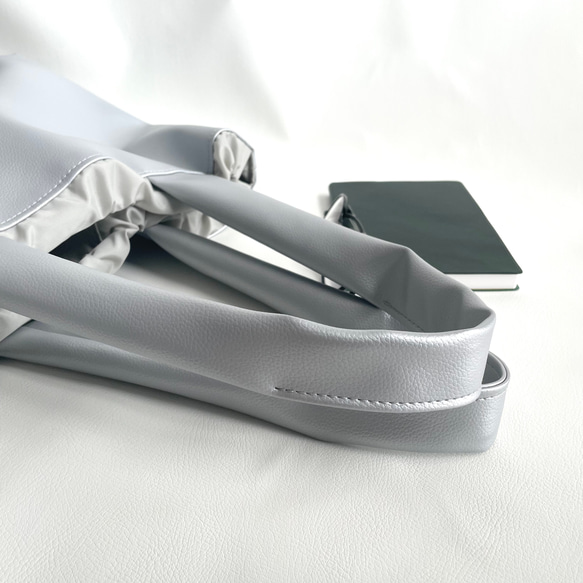 シルバーエコレザー　トートバッグ　L 3枚目の画像