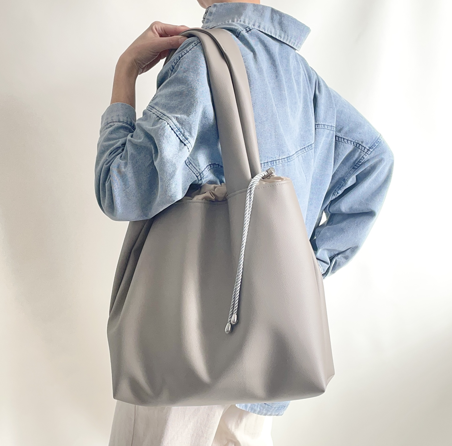 グレージュエコレザー　トートバッグ　L