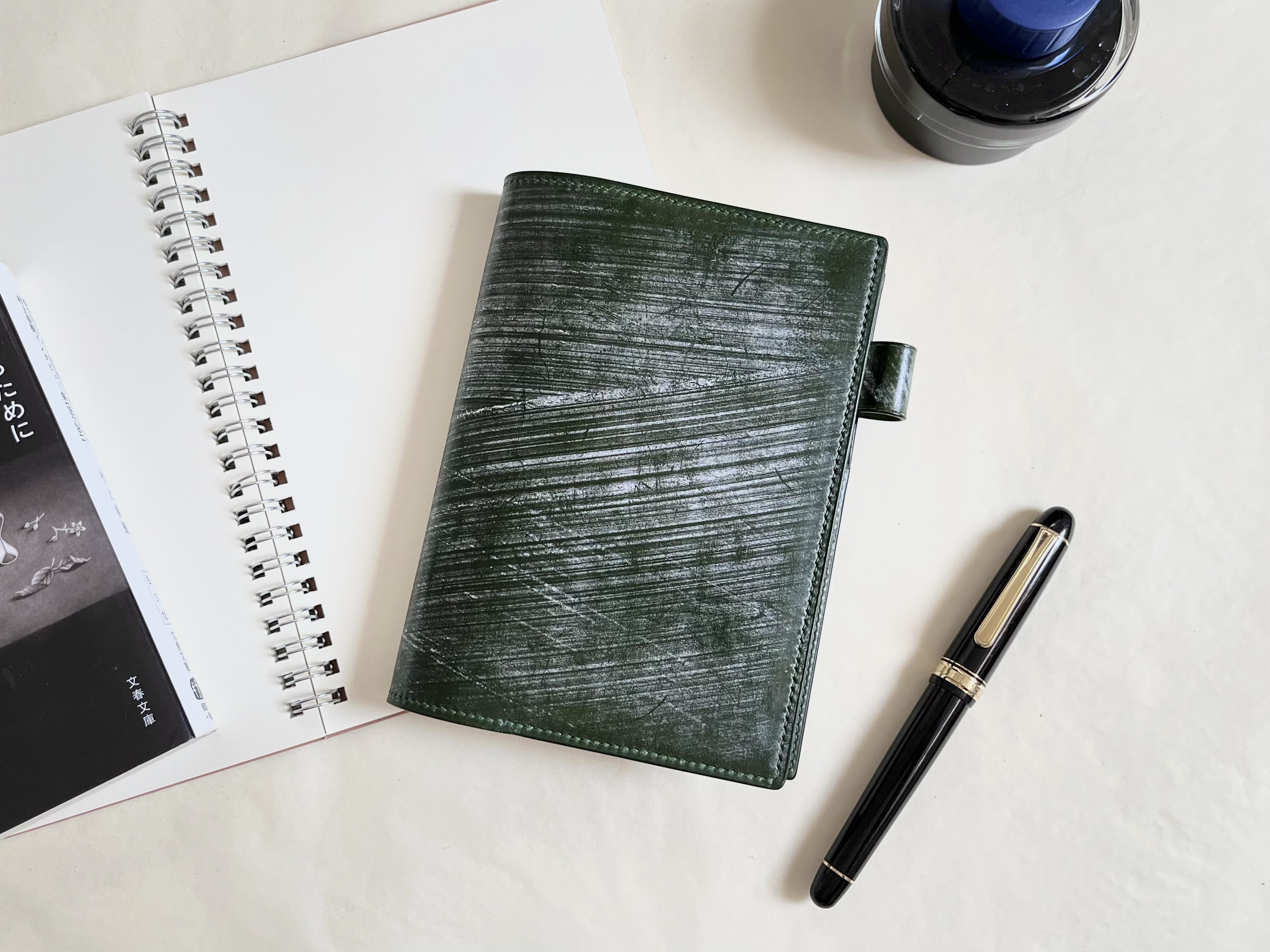 【ブライドルレザー】A6文庫本サイズ　手帳カバー　ノートカバー　ブックカバー　手縫い　本革