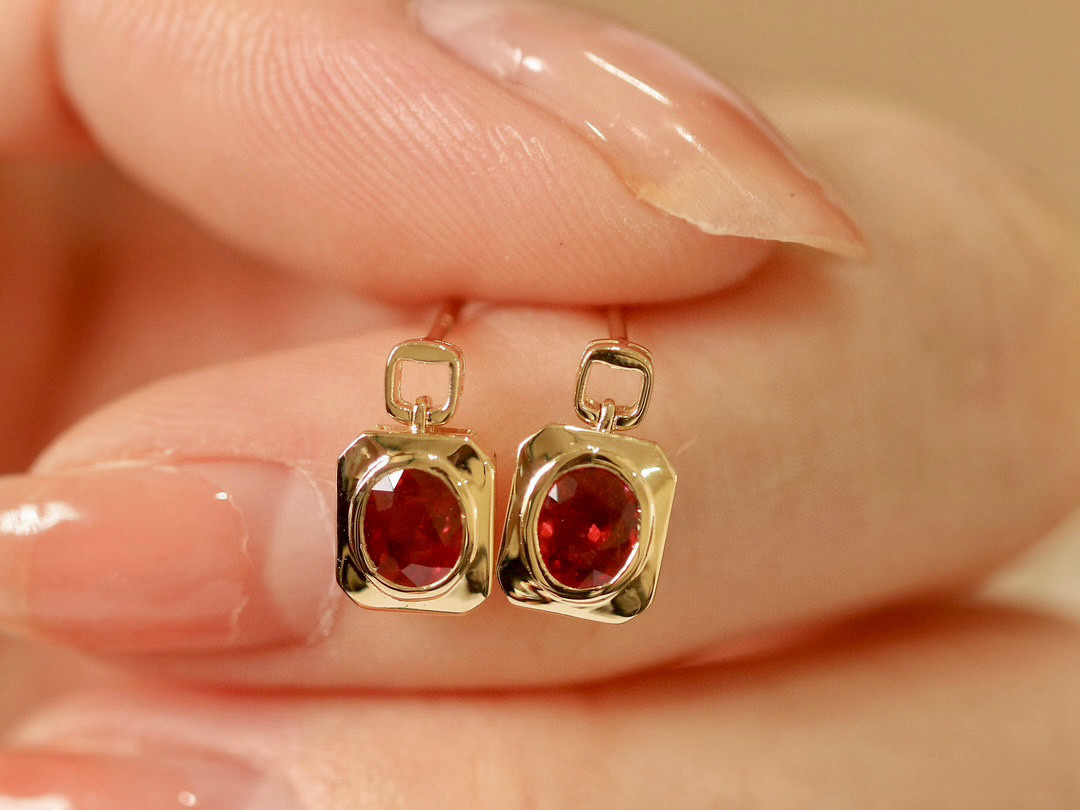 ルビーピアス0.85ct　k18