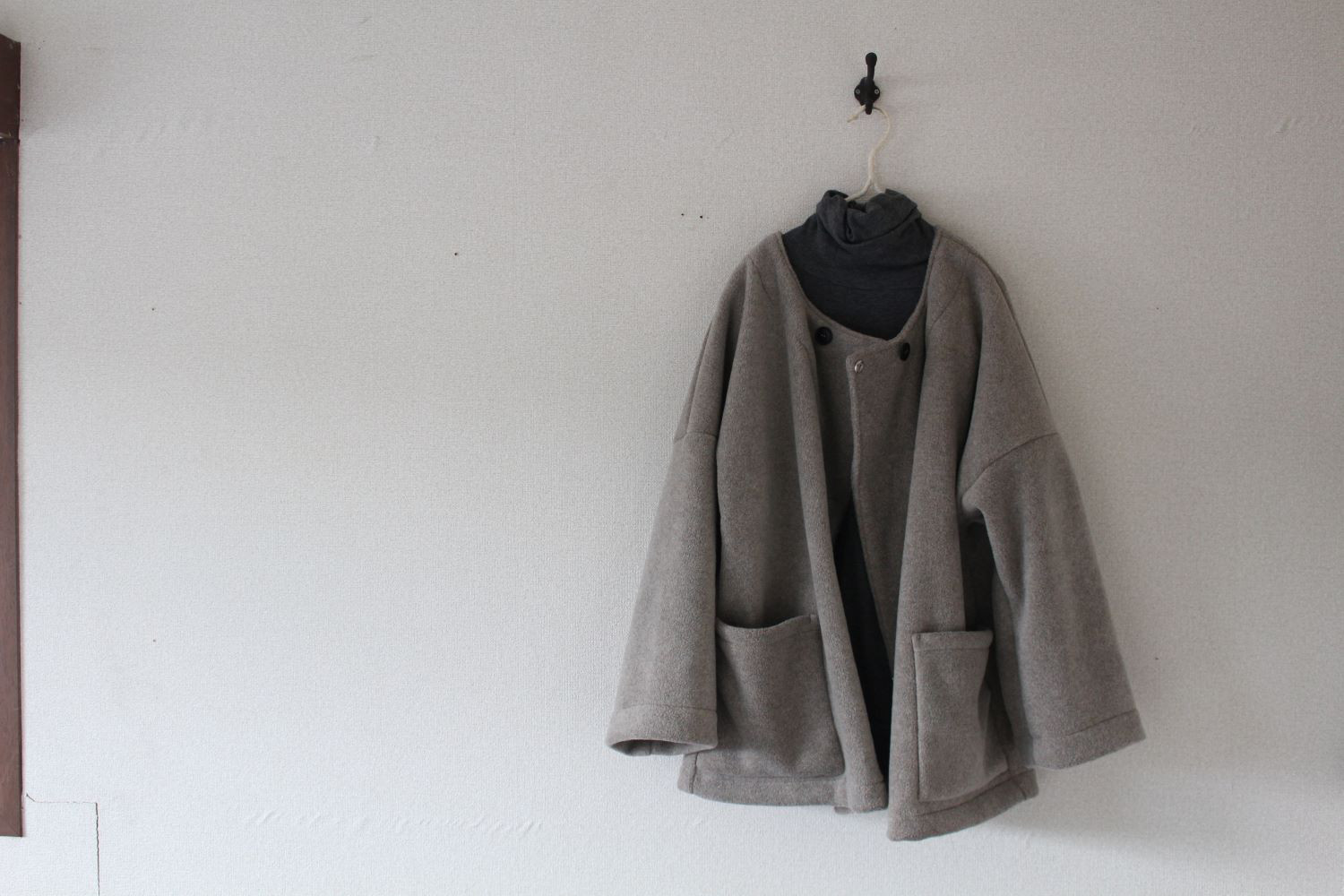 ダブルボタンノーカラーコート　メルトンフリース