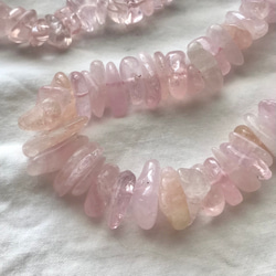 490 桃の花が満開です AAAモルガナイト 8〜10石 ピンク色のアクア