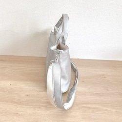 ＼大人気／軽くて撥水エコレザーと帆布の2wayオーバルトートバッグ【シルバー】梅雨対策2025 9枚目の画像