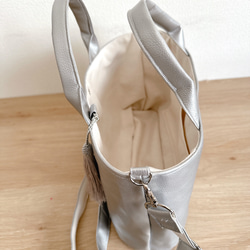 ＼大人気／軽くて撥水エコレザーと帆布の2wayオーバルトートバッグ【シルバー】梅雨対策2025 12枚目の画像