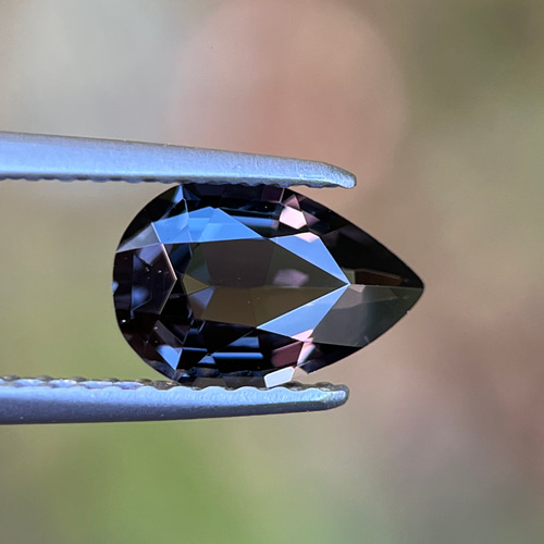 グレースピネルルース1ct grey spinel ネックレス・ペンダント ZARA