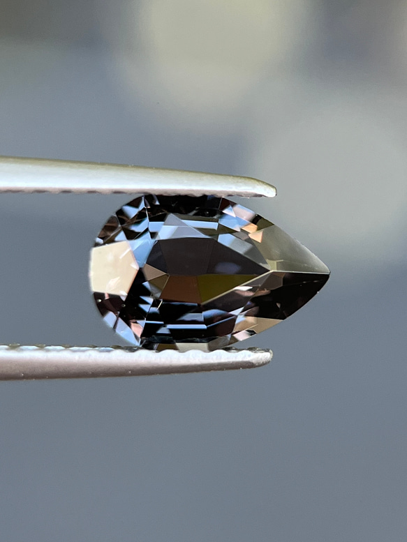 グレースピネルルース1ct grey spinel グレースピネルルース1ct grey spinel ネックレス・ペンダント ZARA