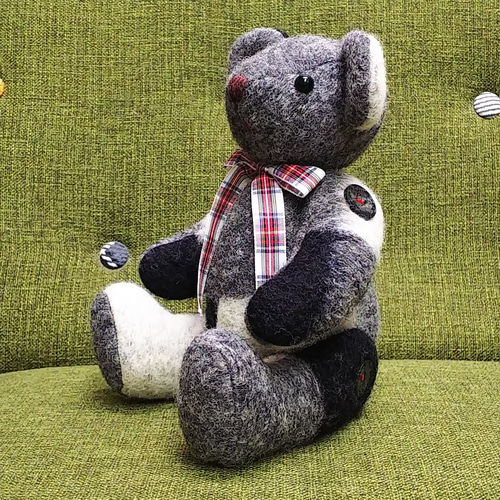20周年記念 パッチワーククマのぬいぐるみ Amazon.co.jp: キイロイトリ パッチワークぬいぐるみ 成くま式