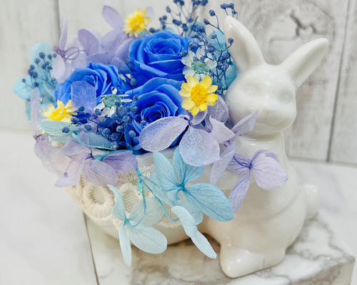 しあわせと縁を結ぶ 花うさぎ～青空の花束～（プリザーブドフラワー