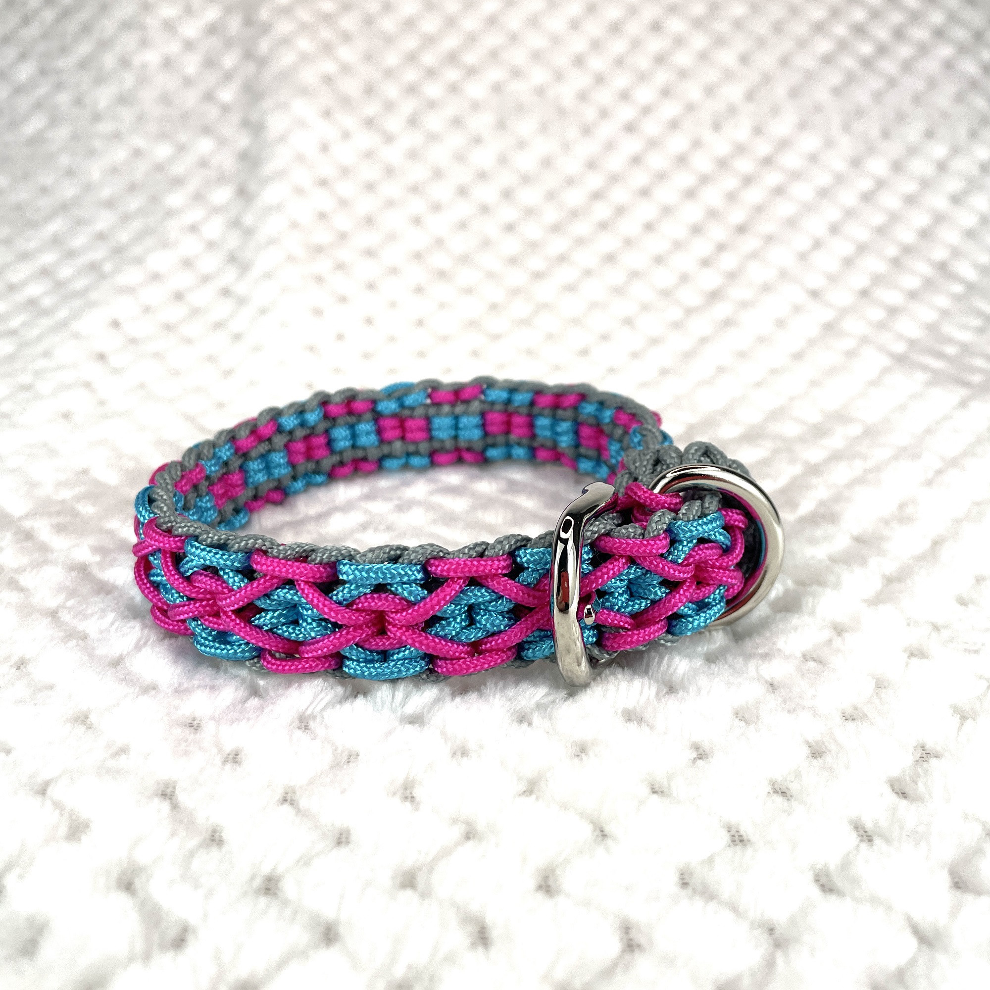 [パラコード編み犬首輪]#296 3色使いのダイヤ柄小型犬用首輪