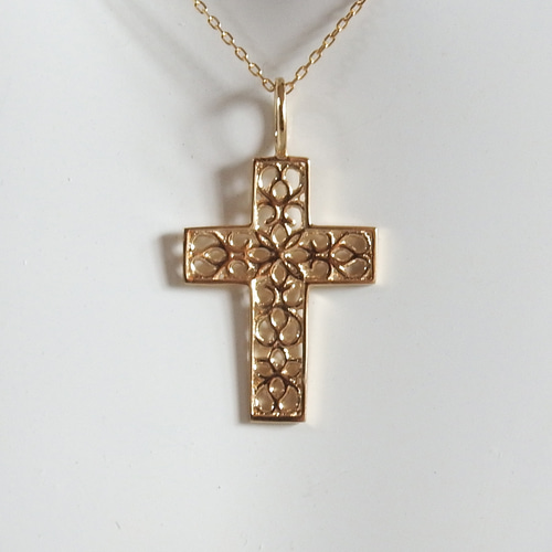 18金 透かしクロス 十字架 小さめ アンティーク風 k18