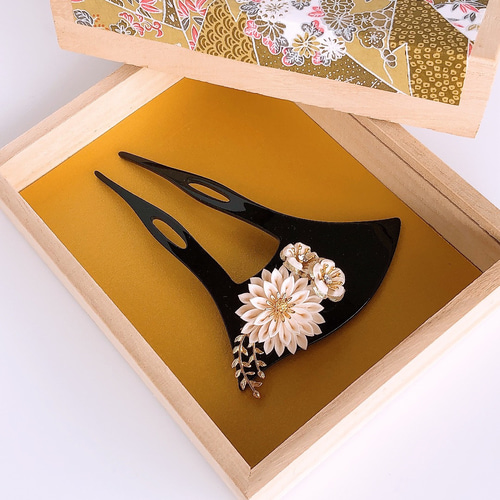 最高級 絹100%】つまみ細工髪飾り バチ型かんざし 扇形二本足簪 礼装