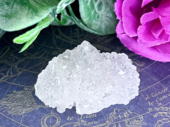 天使の水晶✨ レインボー グリーンアポフィライト 原石 魚眼石