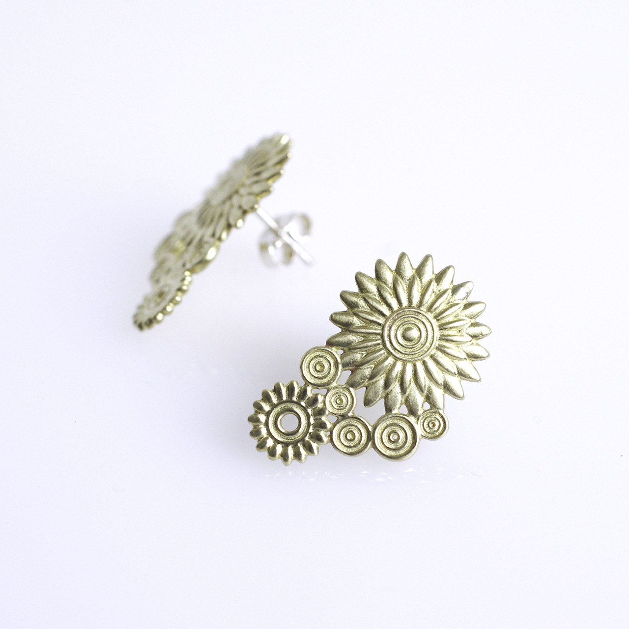 真鍮スタッドピアス　SOL（ソル）