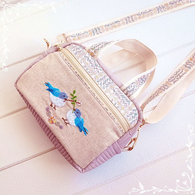 2way手刺繍＆ハートヌビ＆リバティ☆スリーピングローズ☆小ぶりなショルダー 2way手刺繍＆ハートヌビ＆リバティ☆スリーピングローズ☆小ぶり