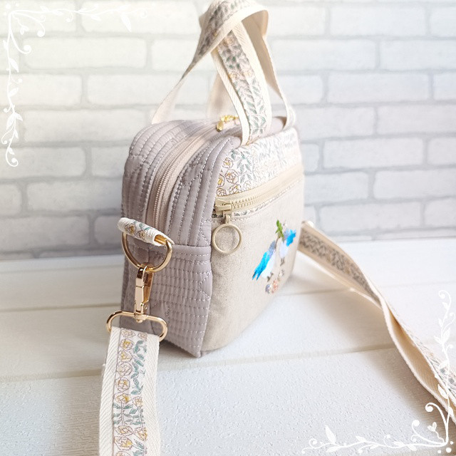 2way手刺繍＆ハートヌビ＆リバティ☆スリーピングローズ☆小ぶりなショルダー 2way手刺繍＆ハートヌビ＆リバティ☆スリーピングローズ☆小ぶり
