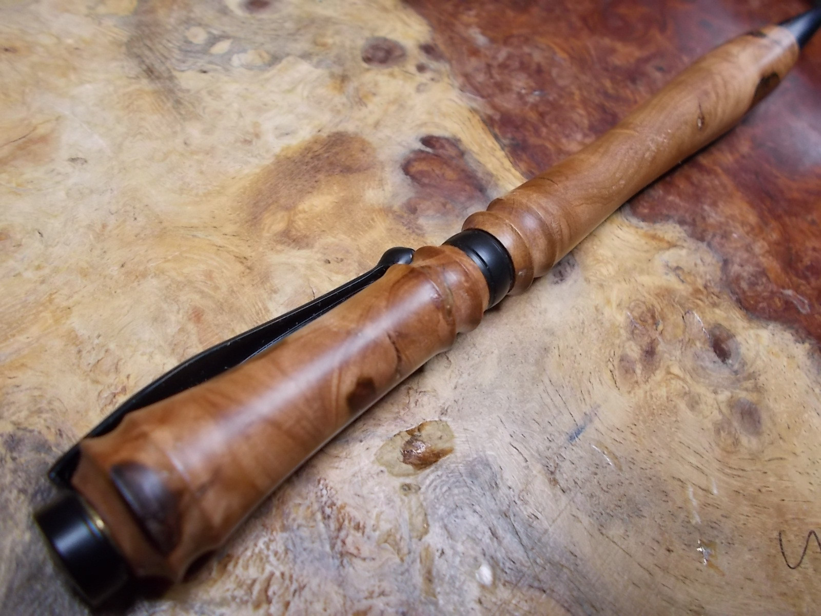 リンゴの瘤　クロスタイプリフィルのボールペン 　手作り品!