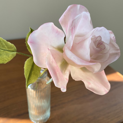 粘土 アートフラワー グリーン バラ 粘土ってバラになれるんだ。元花屋がホームセンターの材料で枯れない花