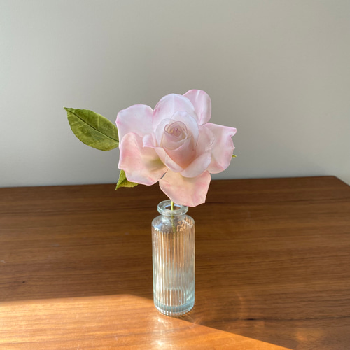 本物みたいな粘土のお花 ☆ 薔薇 一輪 大輪☆ フルオープンローズの