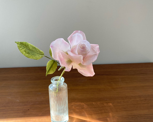 本物みたいな粘土のお花 ☆ 薔薇 一輪 大輪☆ フルオープンローズの