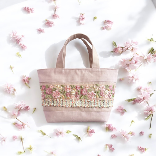 はっちゃん　インド刺繍ホワイト　トートバッグ　ハンドメイド 爽やかブルー◇インド刺繍×帆布☆ミニトートバッグ トートバッグ