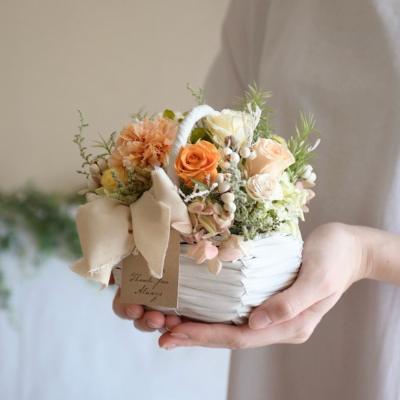 陽だまりのフラワーバスケット＊プリザーブドフラワー 2枚目の画像