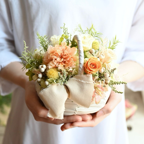 陽だまりのフラワーバスケット＊プリザーブドフラワー 1枚目の画像