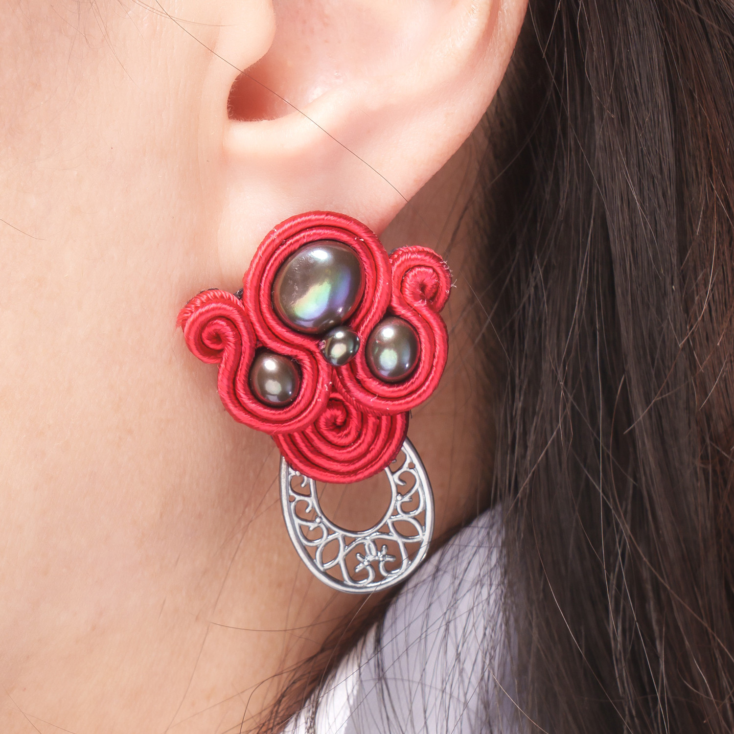 ソウタシエ　透かしパーツ　淡水ブラックパール　赤　チタン　ピアス 23,760円