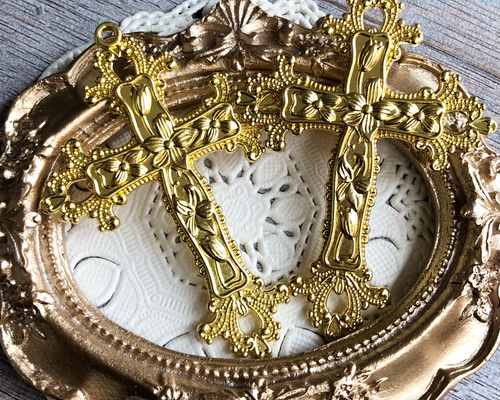 ヴィンテージ風 アンティーク風 十字架 クロス 花柄 大きい チャーム