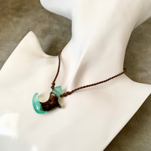 きりん☆マクラメネックレス 大粒ダイナミック☆ブルーフローライト