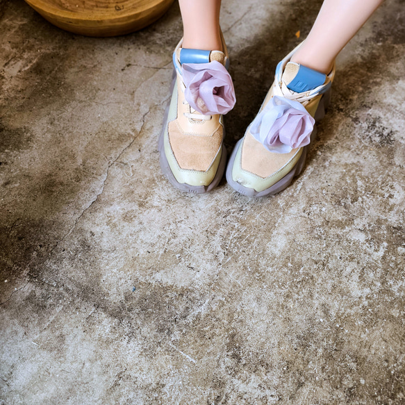 一對盛開的編織花朵胸花 | Heritage（米色） 第13張的照片