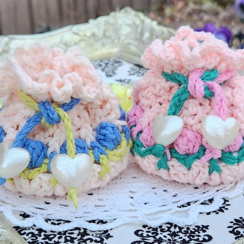 ラベンダー畑　花刺繍入　 巾着ポーチ　ハンドメイド ラベンダー畑 花刺繍入 巾着ポーチ ハンドメイド