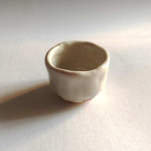 絵志野　美濃焼　ぐい呑み　酒器　盃　杯　鉄絵 おちょこ（美濃焼ぐい呑み） 手になじむ鉄絵志野ぐいのみ 日本酒