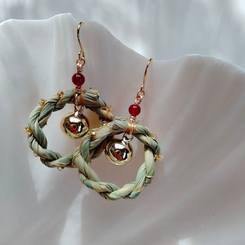 アクセサリー marion 真菰リング＆鈴 ビーズ刺繍御守りピアスレッドアゲート 天然石マコモ