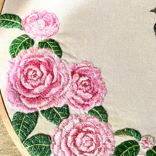 早春の燕と乙女椿' 刺繍枠壁掛け その他アート momo 通販 早春の燕と乙女椿' 刺繍枠壁掛け その他アート momo 通販