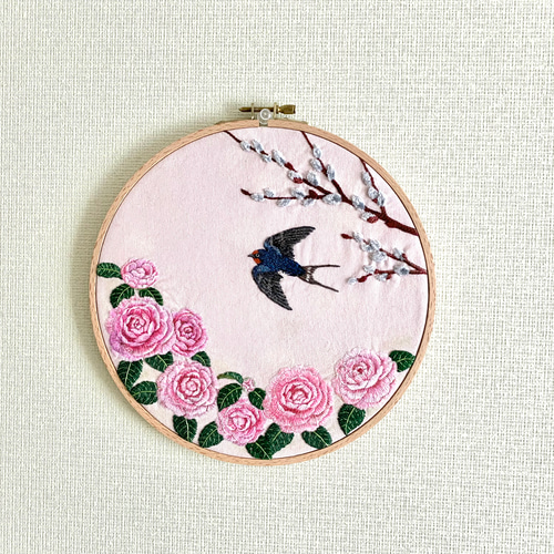 早春の燕と乙女椿' 刺繍枠壁掛け その他アート momo 通販