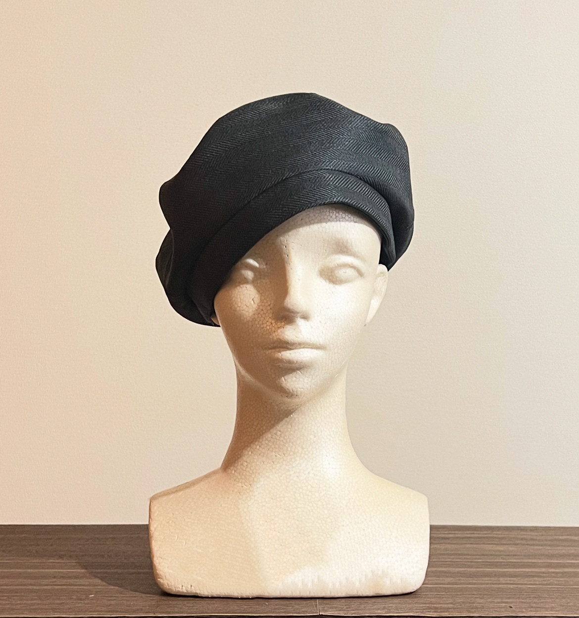 新作‼️ カタチにこだわるショートベレー　ヘリンーボーン　グレー