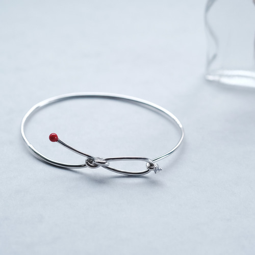 赤珊瑚 リボン 結び フック バングル シルバー925 バングル・リスト  