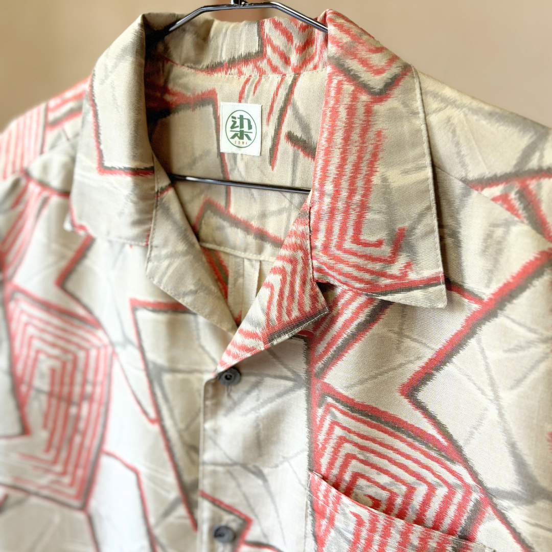 洗える着物のアロハシャツ【正絹】　織・赤幾何学　メンズ Mサイズ
