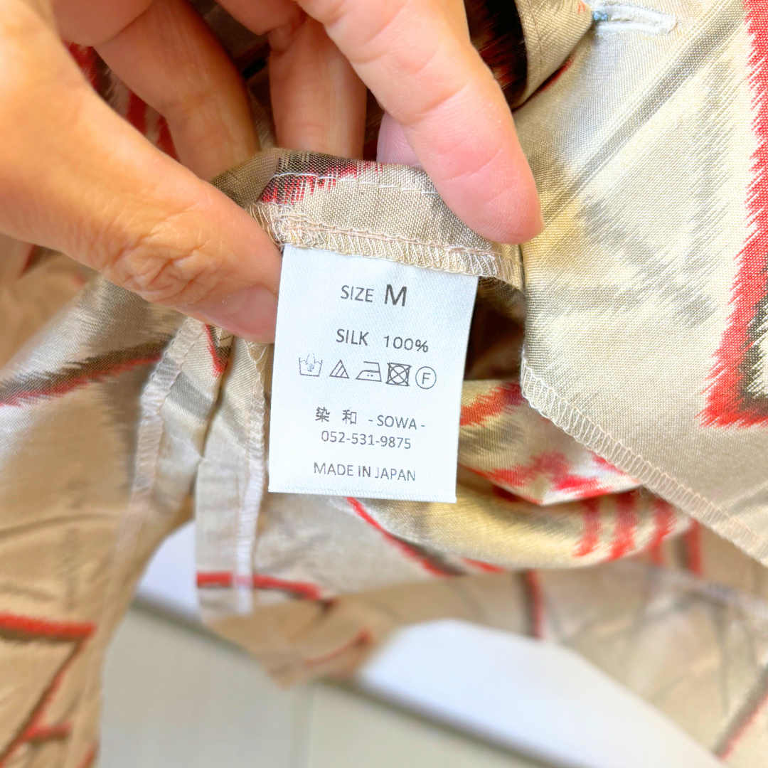洗える着物のアロハシャツ【正絹】　織・赤幾何学　メンズ Mサイズ