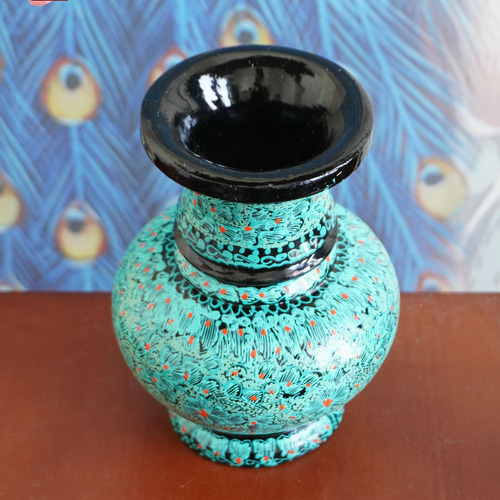 ハンドクラフトのタイ製装飾用木製花瓶、手描きの花柄デザインで