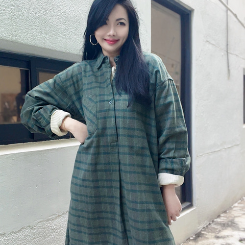 60年代～70年代のヨーロッパのプルオーバーシャツ、ダークミリタリー