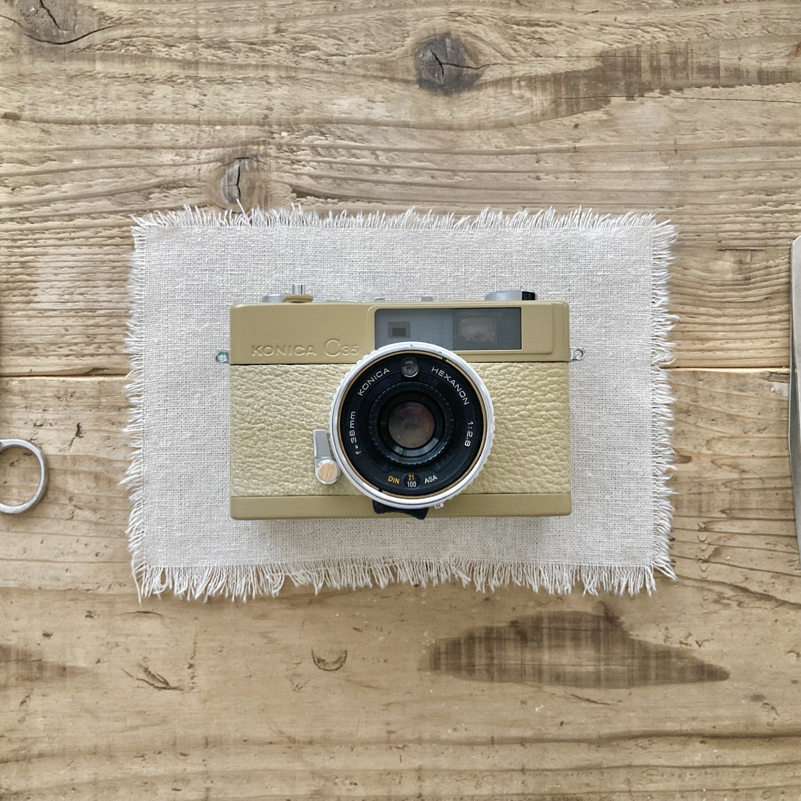 修理&カスタマイズ済】KONICA C35 38mm F2.8 その他アート ECRU CAMERA