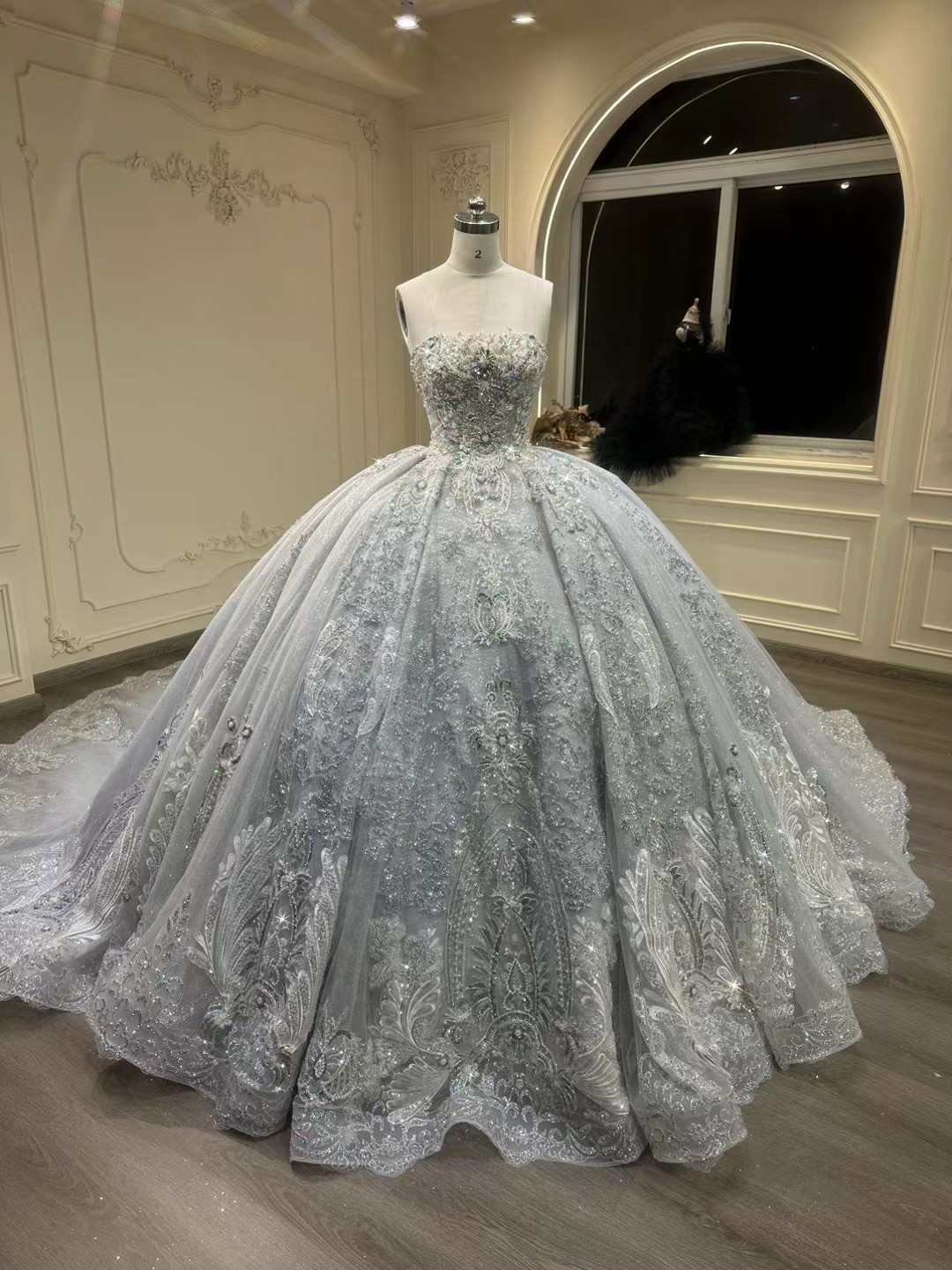 絶対後悔しない！贅沢なお花総レース　ボリューム　キラキラ　フェザーレース　結婚式挙式花嫁サイズオーダー可能　ビジューフレ