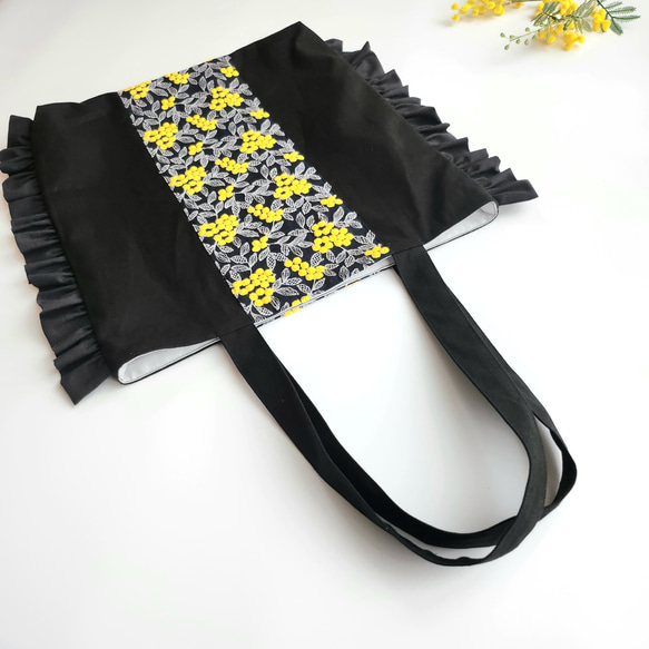 撥水帆布×ぷくまる刺繍のフリルトートバッグ│ミモザ　A4が入る　通勤通学　肩掛け　マザーズバッグ【ブラック】 15枚目の画像