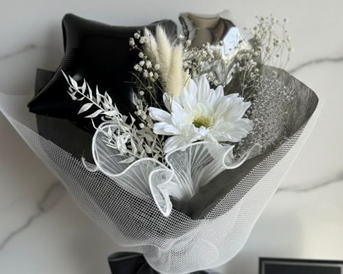 ブラックシルバーバルーン入りブーケ 花束 ギフト 卒業式 プリザーブド